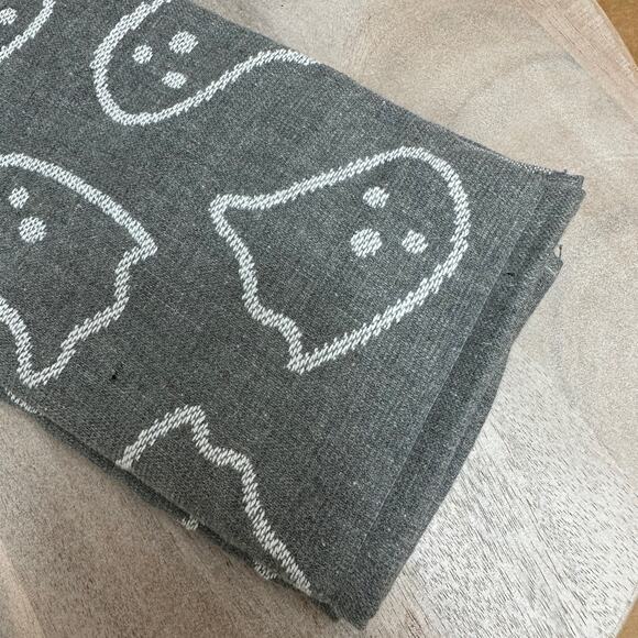 Cupcakes and Cashmere Grey Ghost Kitchen Towel 2 Pack Halloween Towels New - Picture 6 of 12